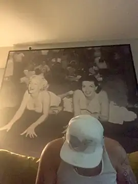 Hothotboyg online show from 11.13.25