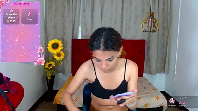 Snapshot of luisa__torres chatting on 11.11.25 luisa torres online show from 11.11.25