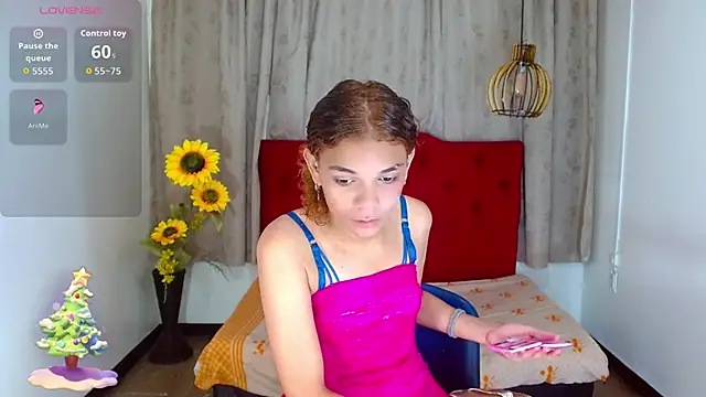 Snapshot of luisa__torres chatting on 12.02.25 luisa torres online show from 12.02.25