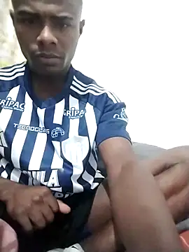 Snapshot of _yefez chatting on 10.14.25 yefez online show from 10.14.25