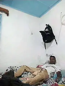 Snapshot of _yefez chatting on 10.21.25 yefez online show from 10.21.25