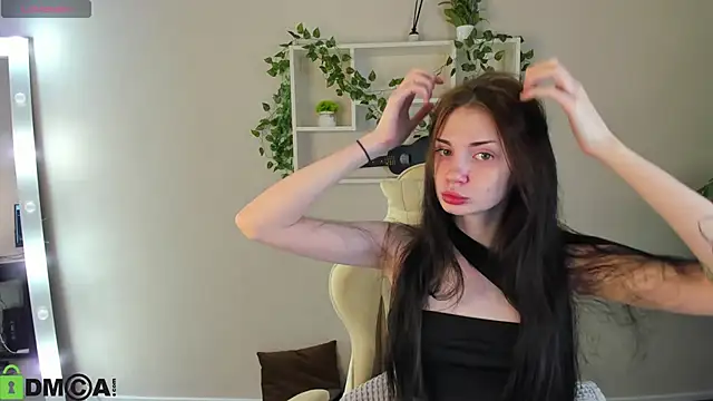 Snapshot of Jennie_Hunter chatting on 11.04.25 Jennie Hunter online show from 11.04.25