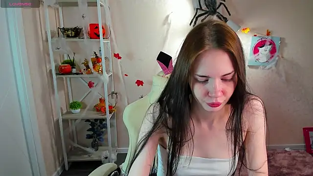 Snapshot of Jennie_Hunter chatting on 11.06.25 Jennie Hunter online show from 11.06.25