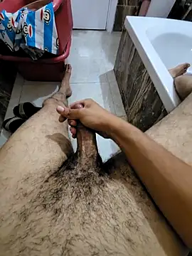 Snapshot of WelloffUpthrow chatting on 09.27.25 WelloffUpthrow online show from 09.27.25