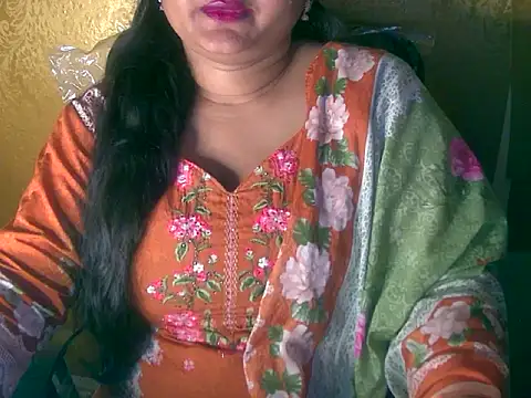 Snapshot of Saniya_K chatting on 10.10.25 Saniya K online show from 10.10.25