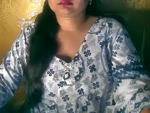 Snapshot of Saniya_K chatting on 10.11.25 Saniya K online show from 10.11.25