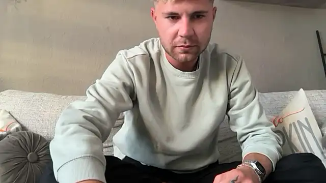 Snapshot of RioBlaze chatting on 09.14.25 RioBlaze online show from 09.14.25