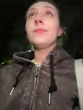 Snapshot of FroggyAnna chatting on 10.29.25 FroggyAnna online show from 10.29.25