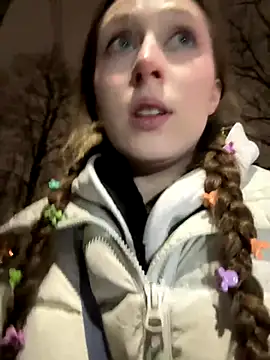 Snapshot of FroggyAnna chatting on 11.25.25 FroggyAnna online show from 11.25.25