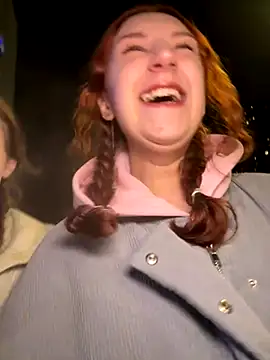 Snapshot of FroggyAnna chatting on 12.05.25 FroggyAnna online show from 12.05.25