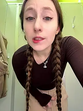 Snapshot of FroggyAnna chatting on 01.11.26 FroggyAnna online show from 01.11.26