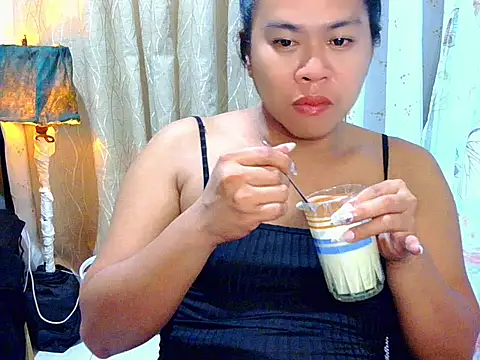 Snapshot of honeyLushess chatting on 11.03.25 honeyLushess online show from 11.03.25