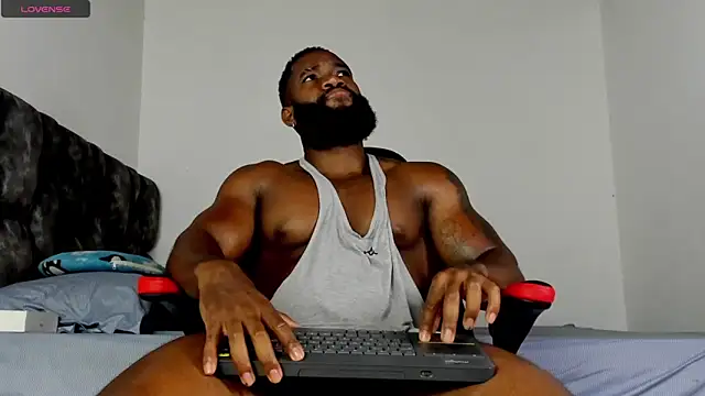 Snapshot of james_musclebbc chatting on 06.02.26 james musclebbc online show from 06.02.26
