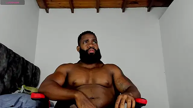 Snapshot of james_musclebbc chatting on 06.03.26 james musclebbc online show from 06.03.26
