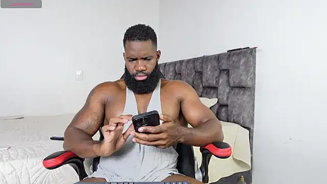 Snapshot of james_musclebbc chatting on 06.14.26 james musclebbc online show from 06.14.26