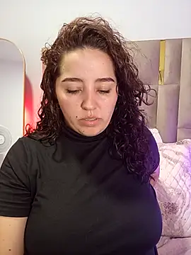 LoanaSantos online show from 11.21.25