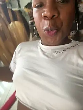 Snapshot of LicyEvans1 chatting on 02.12.26 LicyEvans1 online show from 02.12.26