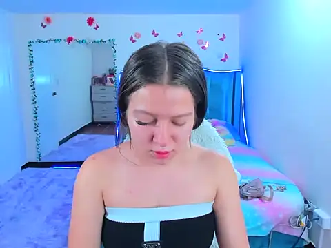 Snapshot of Luna_Analya chatting on 09.24.25 Luna Analya online show from 09.24.25