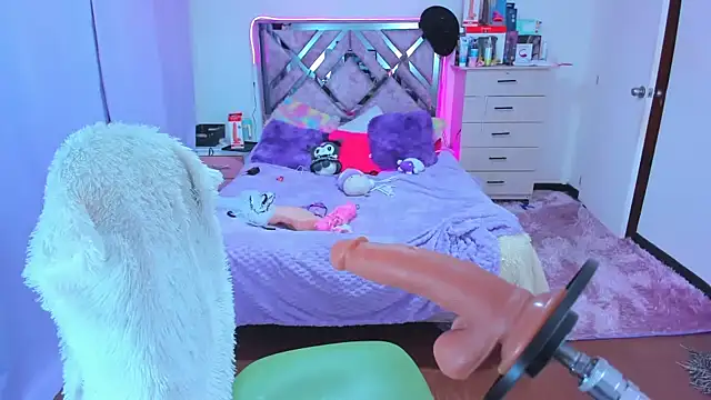 Snapshot of Luna_Analya chatting on 11.06.25 Luna Analya online show from 11.06.25