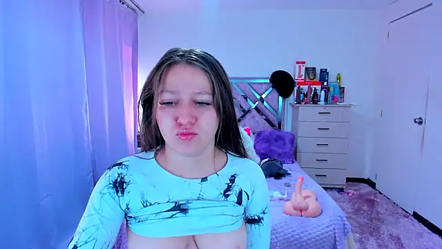 Snapshot of Luna_Analya chatting on 11.08.25 Luna Analya online show from 11.08.25