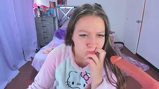 Snapshot of Luna_Analya chatting on 11.27.25 Luna Analya online show from 11.27.25