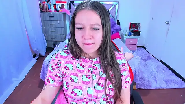 Snapshot of Luna_Analya chatting on 12.17.25 Luna Analya online show from 12.17.25