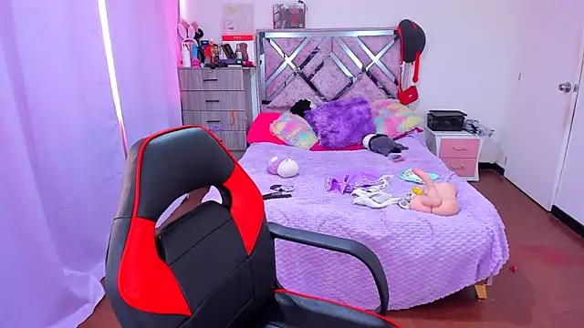 Snapshot of Luna_Analya chatting on 01.06.26 Luna Analya online show from 01.06.26