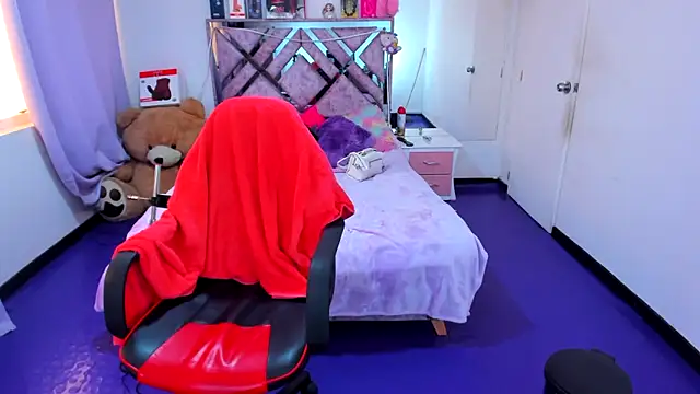 Luna Analya online show from 04.23.26