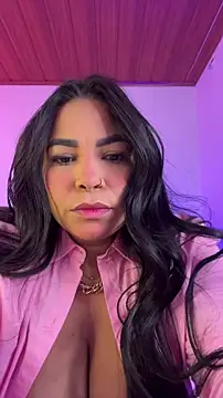 Vicky Saidi online show from 11.22.25