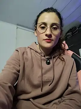 Snapshot of lindasyt chatting on 07.21.26 lindasyt online show from 07.21.26
