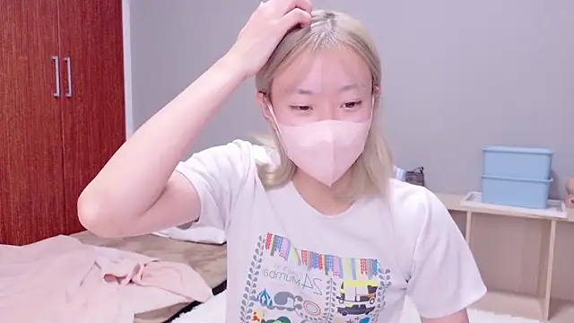 Nana  ch online show from 11.10.25