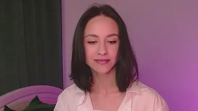 Snapshot of MiaSweetasHoney chatting on 09.18.25 MiaSweetasHoney online show from 09.18.25