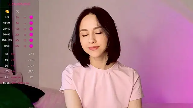 Snapshot of MiaSweetasHoney chatting on 11.05.25 MiaSweetasHoney online show from 11.05.25