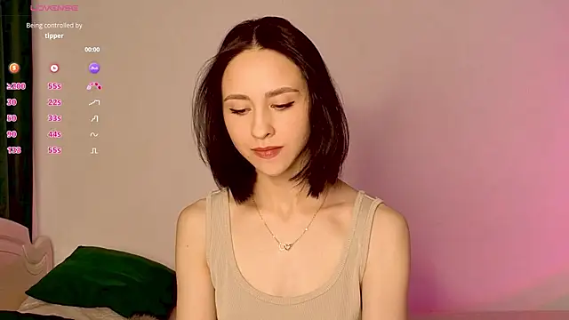 Snapshot of MiaSweetasHoney chatting on 11.13.25 MiaSweetasHoney online show from 11.13.25