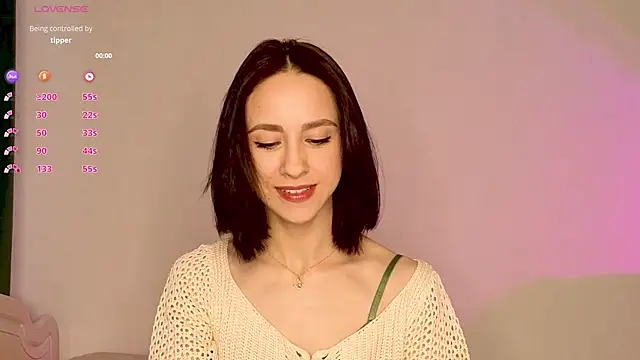 Snapshot of MiaSweetasHoney chatting on 11.21.25 MiaSweetasHoney online show from 11.21.25