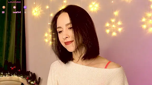 Snapshot of MiaSweetasHoney chatting on 12.18.25 MiaSweetasHoney online show from 12.18.25