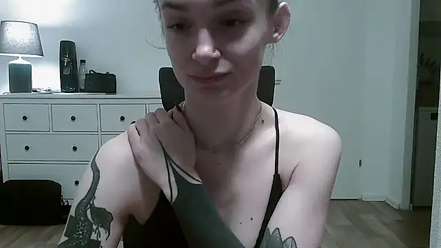   Leyla   online show from 11.11.25