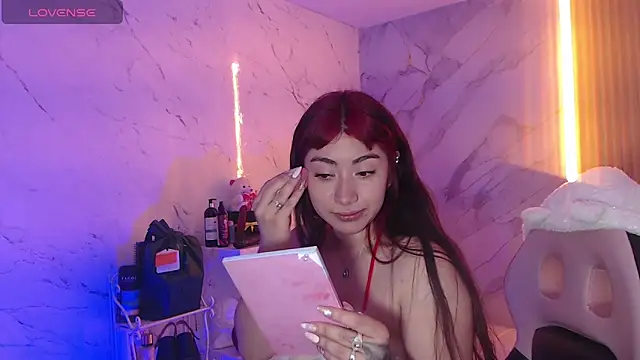 Snapshot of Sophia_tf chatting on 11.24.25 Sophia tf online show from 11.24.25