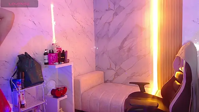 Snapshot of Sophia_tf chatting on 12.02.25 Sophia tf online show from 12.02.25