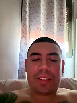 Snapshot of davidxxx099 chatting on 10.27.25 davidxxx099 online show from 10.27.25