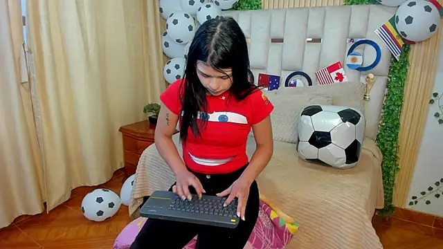 Snapshot of Jade_Nmm chatting on 06.16.26 Jade Nmm online show from 06.16.26