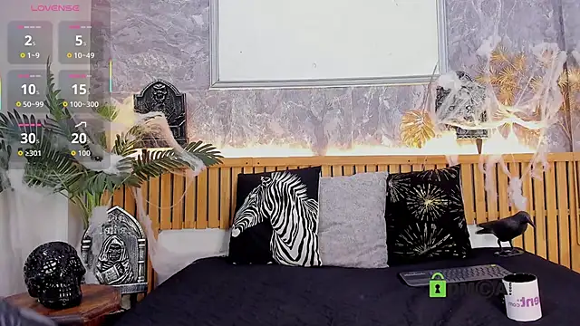 Snapshot of princequinn_ chatting on 10.11.25 princequinn online show from 10.11.25