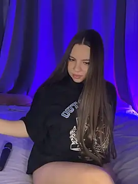 Snapshot of Chloe_loo chatting on 10.05.25 Chloe loo online show from 10.05.25