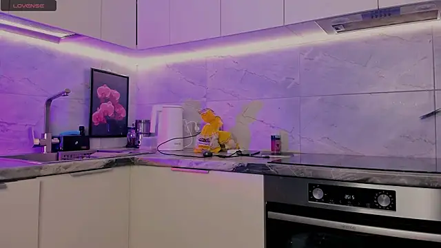 Chloe loo online show from 04.23.26