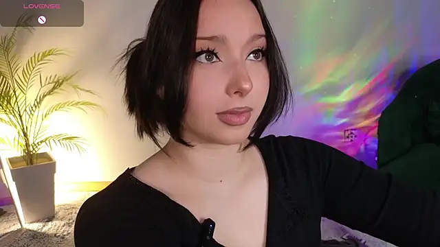 Snapshot of Lucy_louras chatting on 10.12.25 Lucy louras online show from 10.12.25