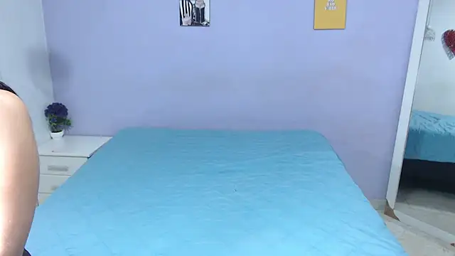 onixandghosty1 online show from 10.23.25