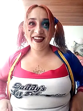 Snapshot of Mariana-94 chatting on 10.25.25 Mariana-94 online show from 10.25.25