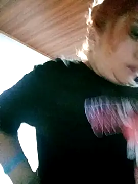 Snapshot of Mariana-94 chatting on 10.28.25 Mariana-94 online show from 10.28.25