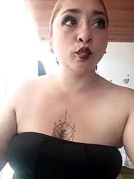 Snapshot of Mariana-94 chatting on 11.05.25 Mariana-94 online show from 11.05.25