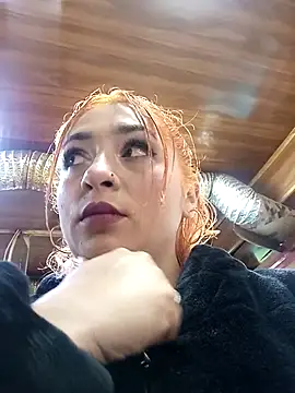 Snapshot of Mariana-94 chatting on 11.21.25 Mariana-94 online show from 11.21.25